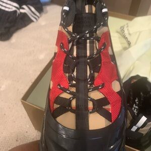 burberry archieve red arthur beige shoes. Size 12-13